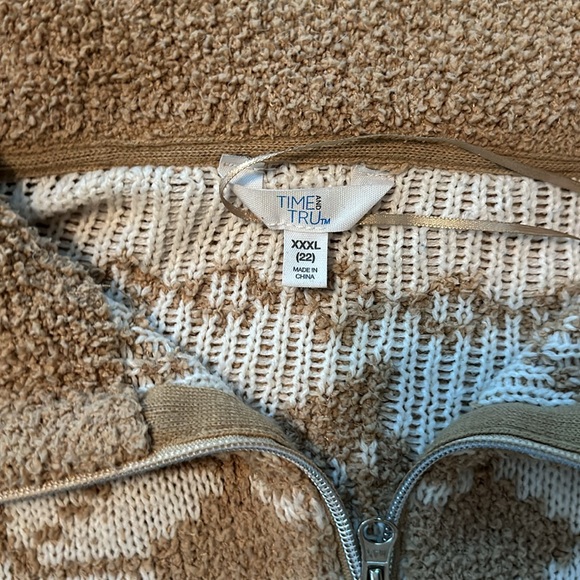 Warm pullover - Picture 2 of 3